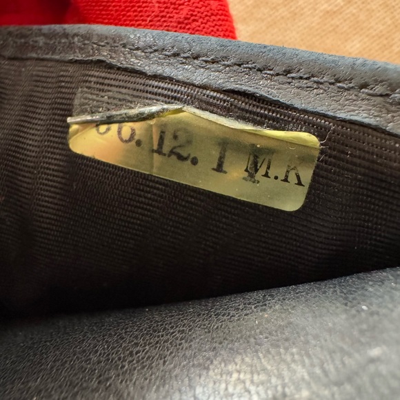 CHANEL CC Logo Leather Bifold Wallet/ - Picture 16 of 16